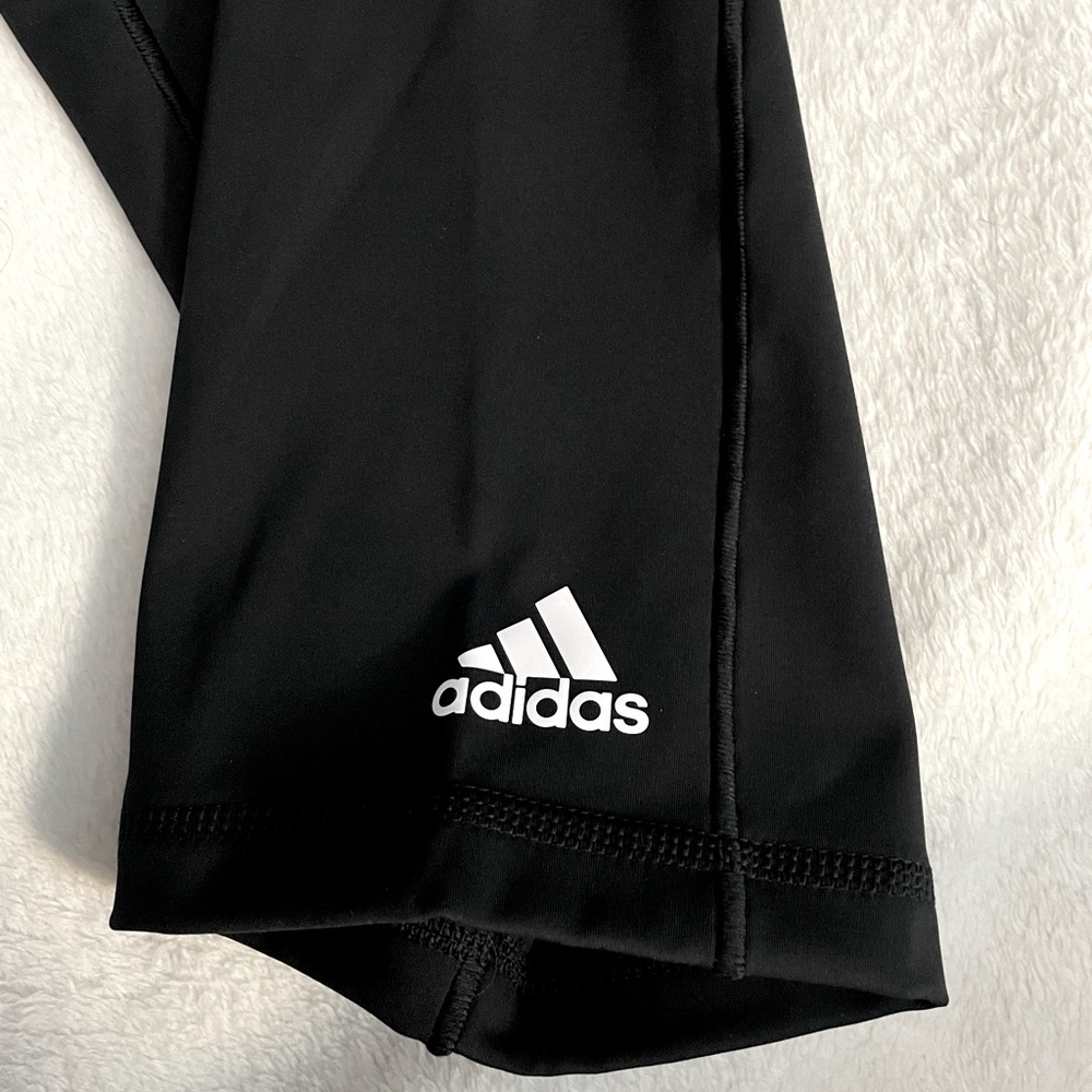 BRAND NEW Women’s Adidas Cropped Leggings Size Extra Large